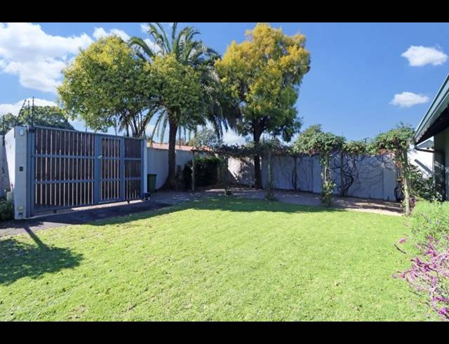 55.60M² BUSINESS TO LET IN PARKMORE